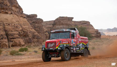 Loprais kaapt ritzege Dakar Rally weg voor Martin van den Brink