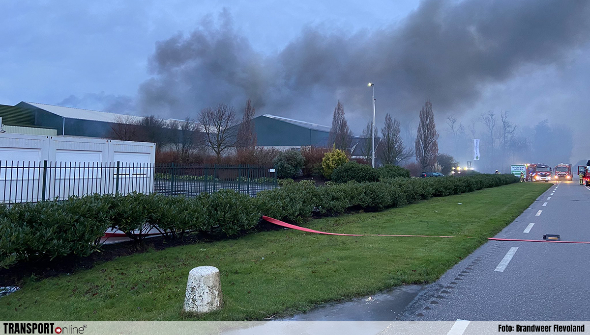 GRIP2 vanwege grote brand in koel- en vriesbedrijf in Rutten [+foto]