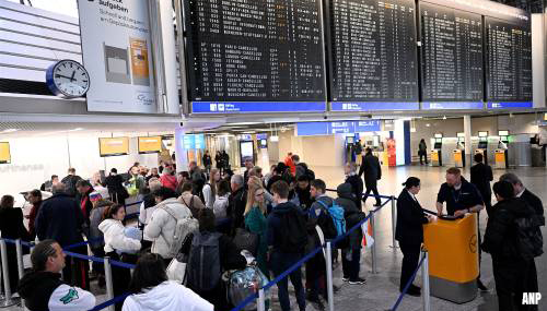 Luchthaven Frankfurt schrapt weer 300 vluchten door winterweer