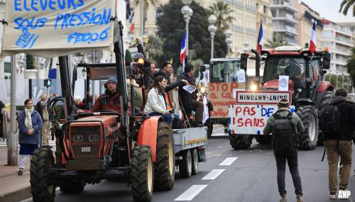 Franse boerenorganisaties roepen op wegblokkades op te schorten