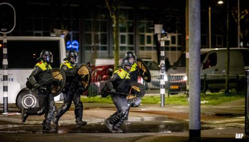 Burgemeester Den Haag: geweld relschoppers tegen politie afschuwelijk
