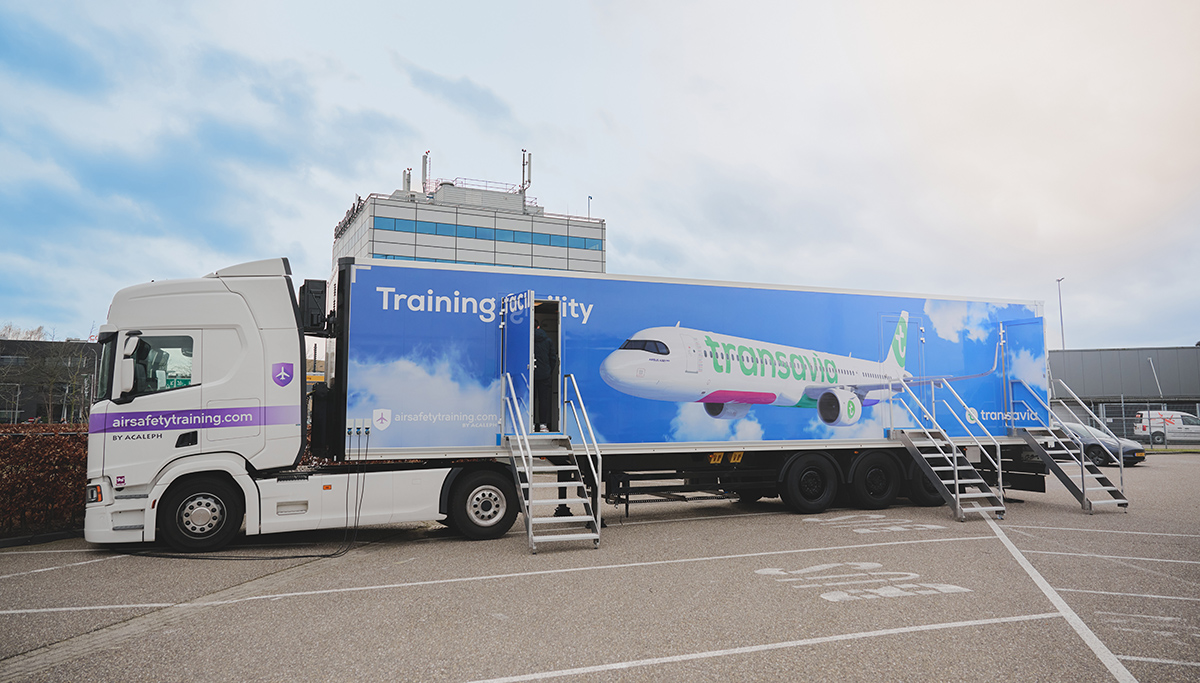 Transavia maakt crewtraining in de regio mogelijk met Training Truck