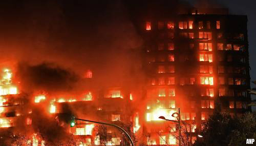 Doden en gewonden na brand flatgebouw Valencia [+video] 