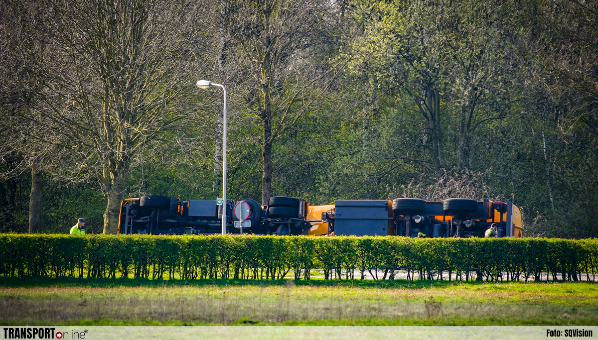 Tankwagen met kerosine gekanteld bij vliegbasis Eindhoven [+foto]