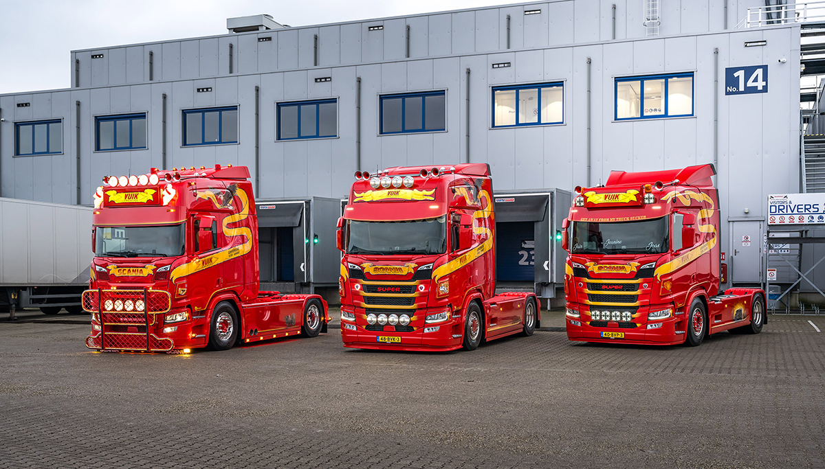 Drie nieuwe Scania 460R trekkers voor Vuik Logistics