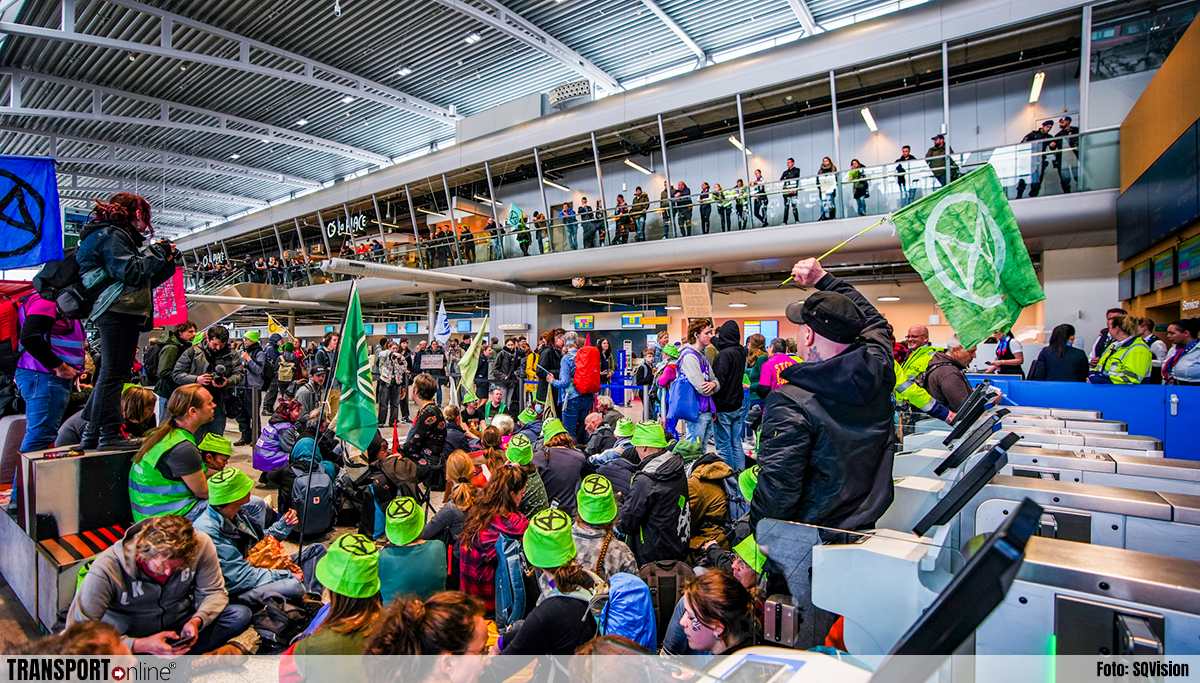 Klimaatprotest bij Eindhoven Airport [+foto]