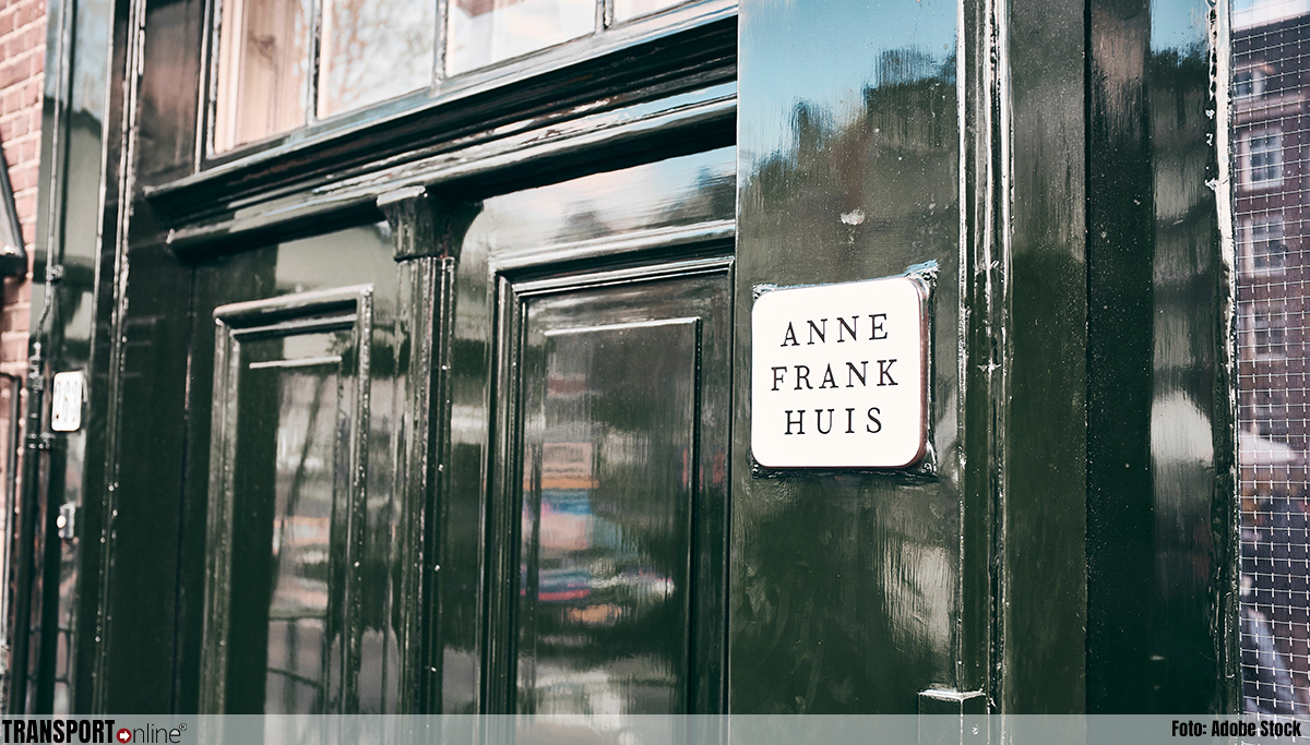 OM eist celstraf en gebiedsverbod wegens discriminerende laserprojectie op Anne Frank Huis
