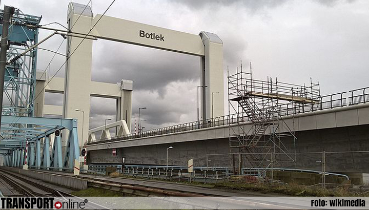 Nachtafsluitingen Botlekbrug tot en met maart 2021