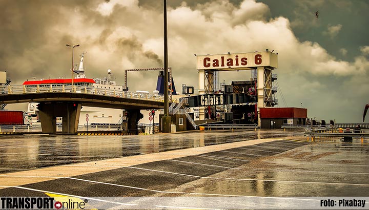 Lange wachttijden Calais vanwege harde wind en protestacties