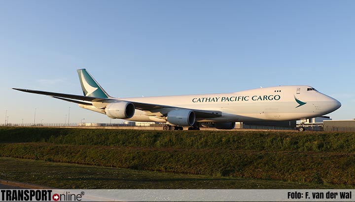 Hongkongse luchtvaartmaatschappij Cathay Pacific vliegt om Rusland heen