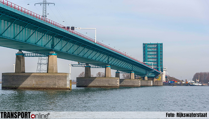 Haringvlietbrug deels dicht in weekend voor ingaan snelheidsbeperking