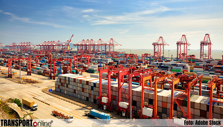 Corona ontregelt scheepvaart China, haven Shanghai slibt dicht