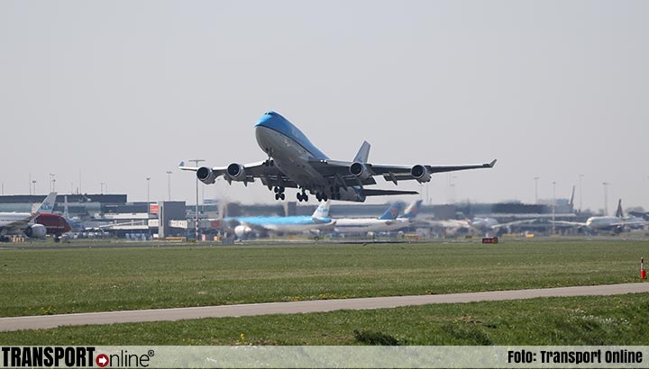 KLM annuleert 34 vluchten na oproep Schiphol