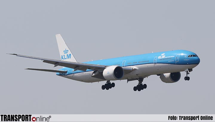 KLM-toestel keert terug naar Schiphol wegens brand