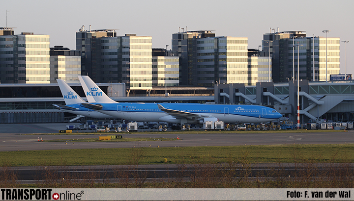 KLM annuleert zondag 22 vluchten vanwege drukte Schiphol
