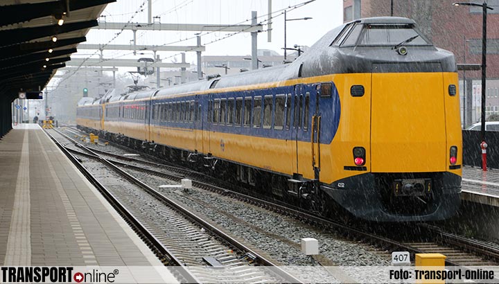 Maandag minder treinen door personeelstekorten ProRail en NS
