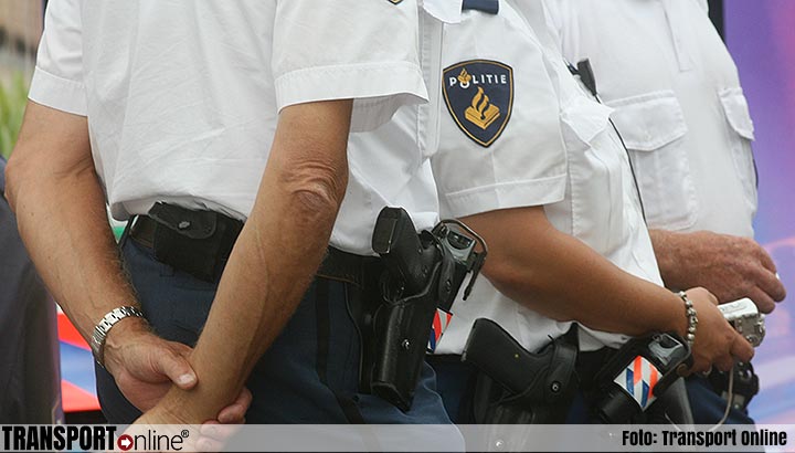 Mannen met valse politie-uniformen plegen gewapende overval op vrachtwagenchauffeur