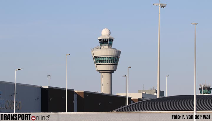 Kabinet beperkt aantal vluchten op Schiphol