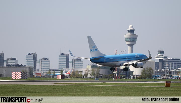 Zestien vliegtuigen geland op nog gesloten baan Schiphol