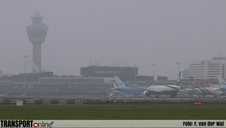 Tientallen vluchten geannuleerd op Schiphol vanwege dichte mist