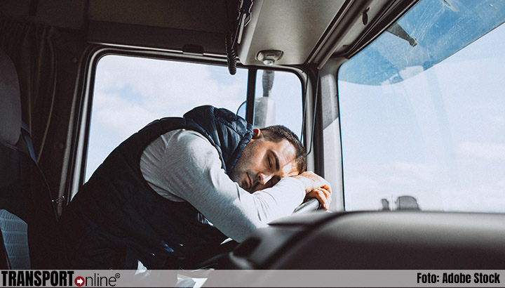 De langste dag wordt de eerst ETF-bewustwordingsdag over vermoeidheid bij vrachtwagenchauffeurs