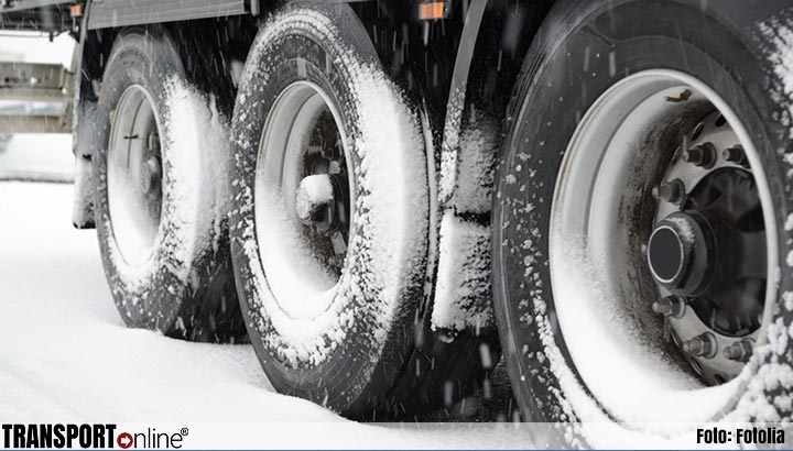 Oproep Rijkswaterstaat: mijd snelwegen in Limburg vanwege sneeuw [+foto]