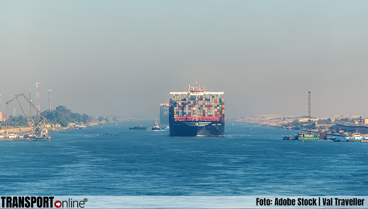 Omzet Suezkanaal gehalveerd in januari, zegt kanaalautoriteit