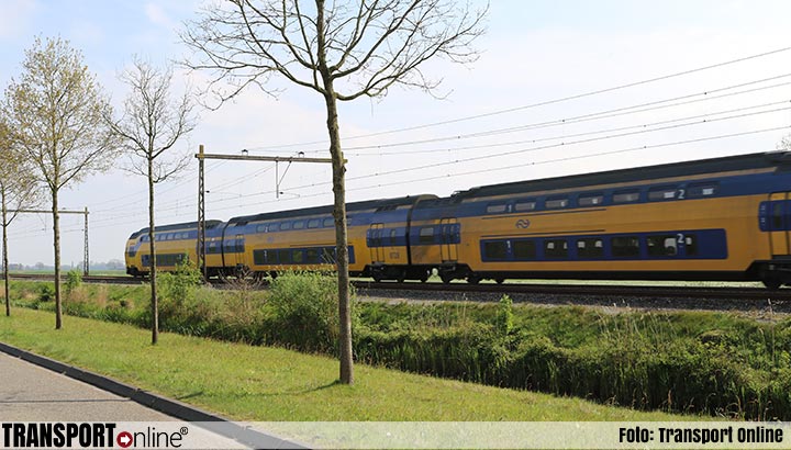 Lege trein in provincie Groningen beschoten