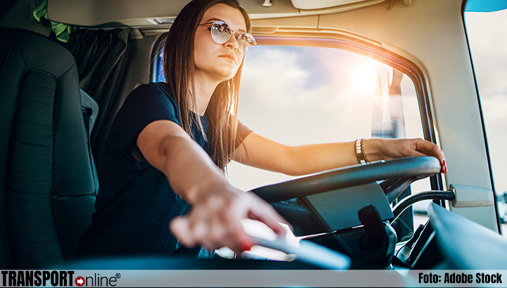 'Meer vrouwen aan het stuur biedt oplossing voor tekort vrachtwagenchauffeurs'