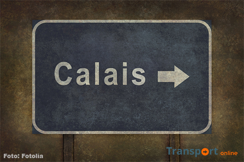 Honderden migranten weer terug rond Calais [+foto's]