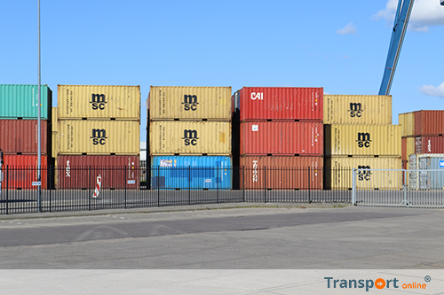 Empty Transferium voor containers op ECT Euromax terminal