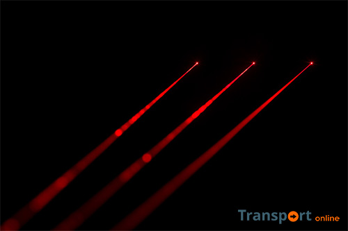 Vrachtwagenchauffeur door laser verblind tijdens het rijden