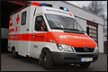 Bewusteloze vrachtwagenchauffeur crasht in vangrail op A6 in Duitsland [+foto's]