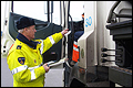 Politie controleert afvaltransporten in Noord-Nederland