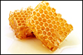 Vrachtwagen verliest grote hoeveelheid honing [+foto's]