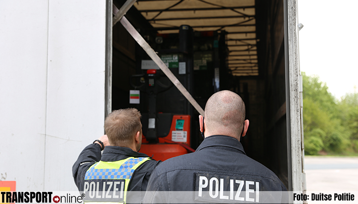 Vervagen opleiding verkopen Transport Online - Duitse politie haalt 'rijdende tijdbom' uit het verkeer  tijdens transportcontrole [+foto's]