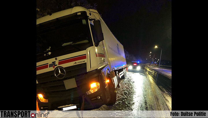 grind Gecomprimeerd Boer Transport Online - Wegen in Duitsland geblokkeerd door geschaarde en  geslipte vrachtwagens [+foto's]